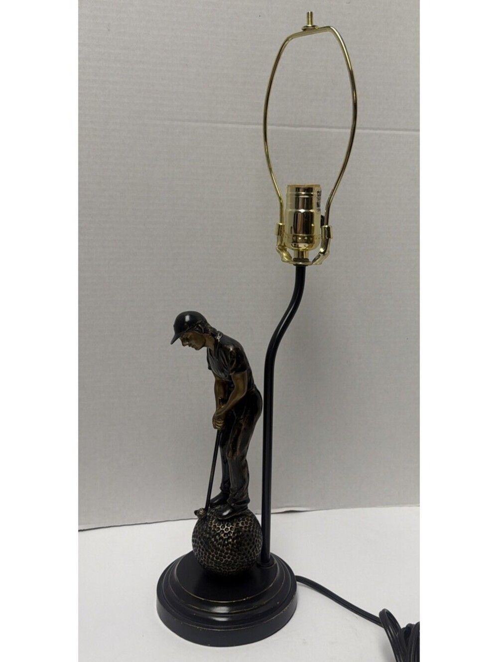 VTG Bronze Tone Golfer Desk Lamp Golf Golfball Putter Statue 21.5” Tall